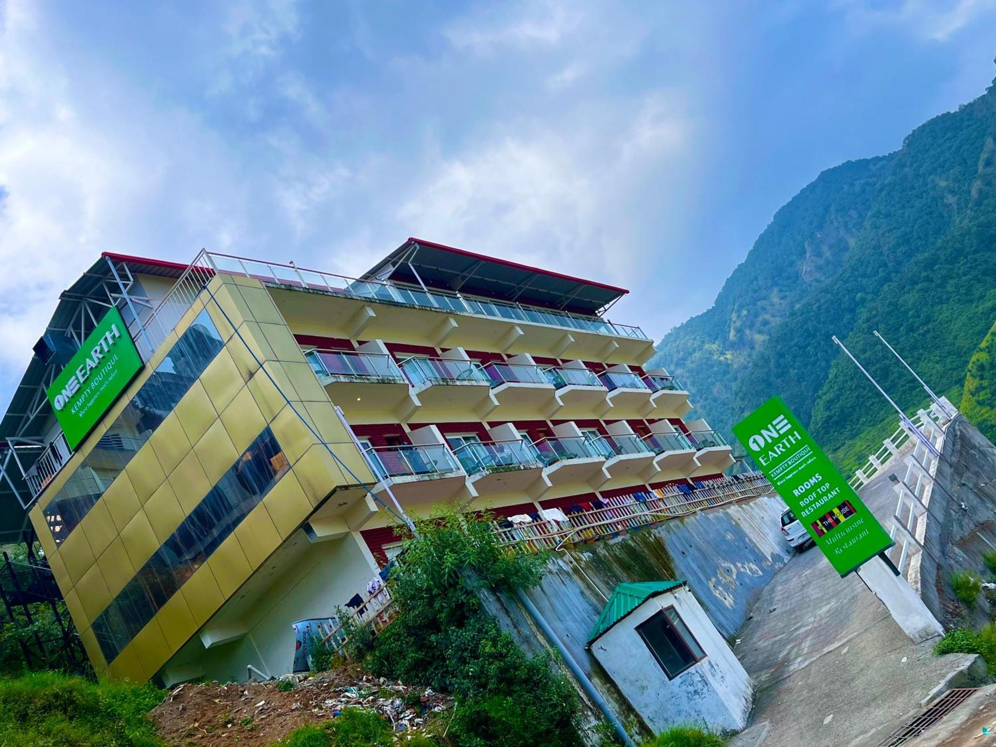 The Kempty Osasis - A Boutique Resort With Scenic Mountain View In Масурі Екстер'єр фото