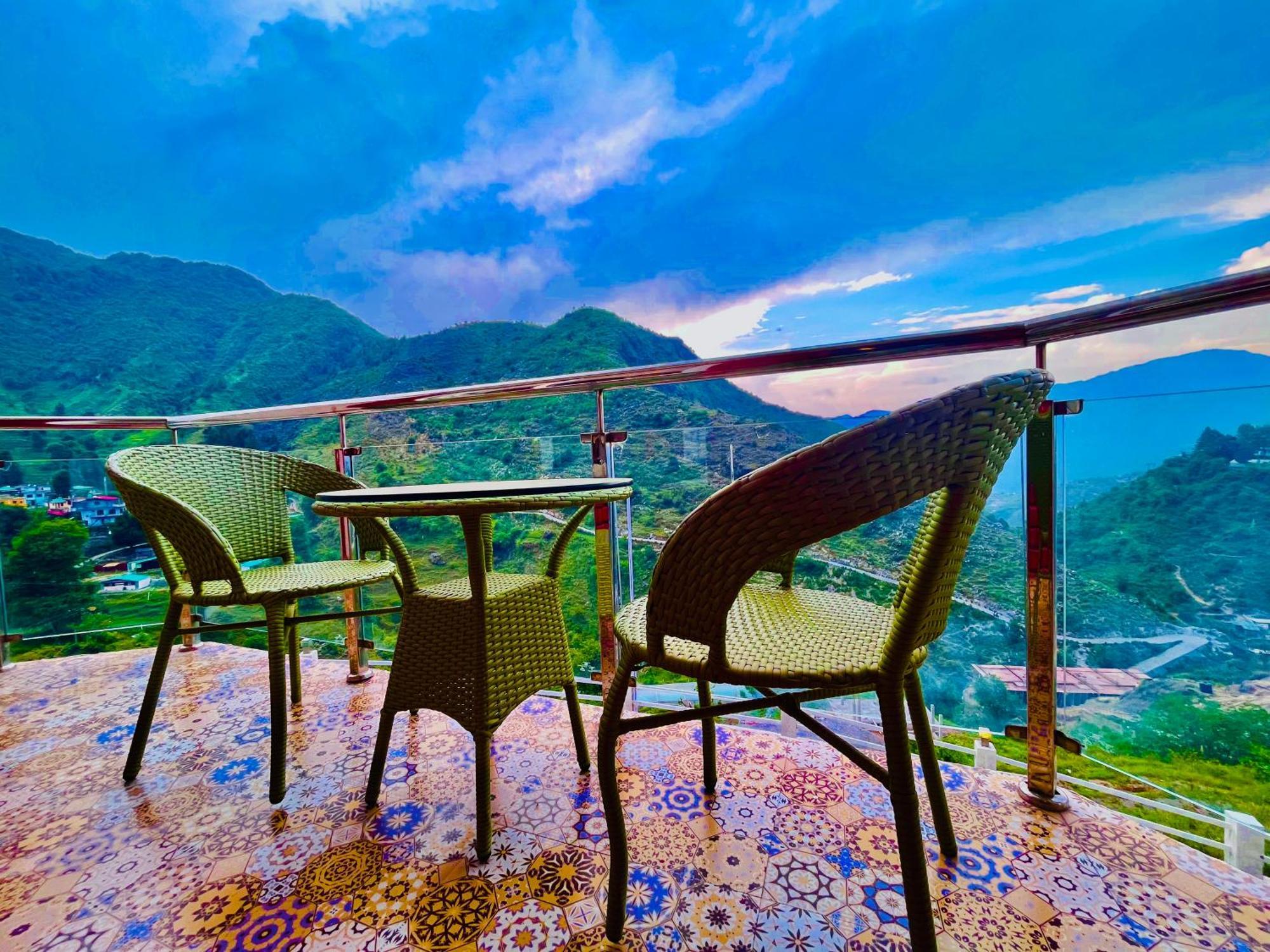 The Kempty Osasis - A Boutique Resort With Scenic Mountain View In Масурі Екстер'єр фото
