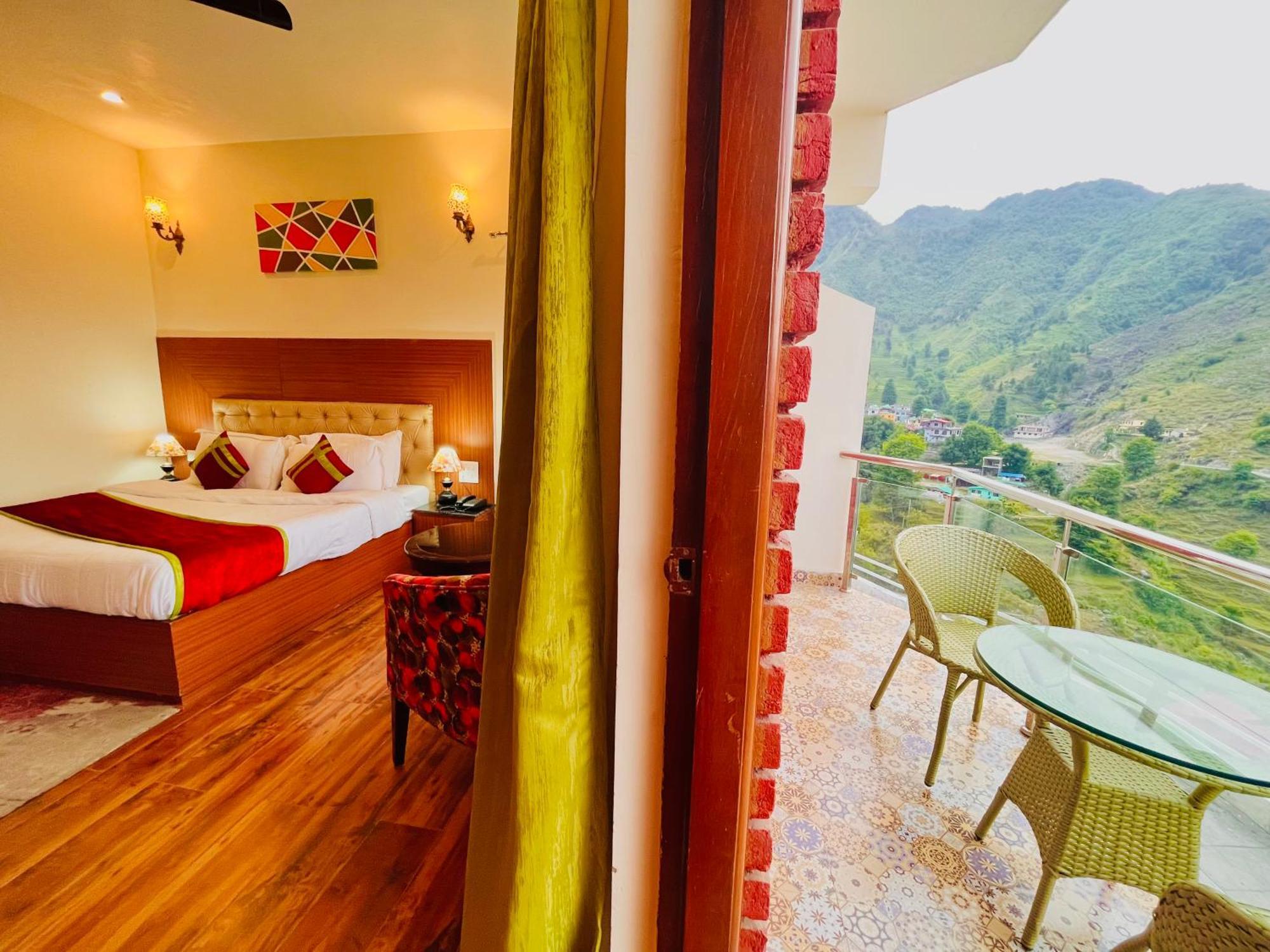 The Kempty Osasis - A Boutique Resort With Scenic Mountain View In Масурі Екстер'єр фото