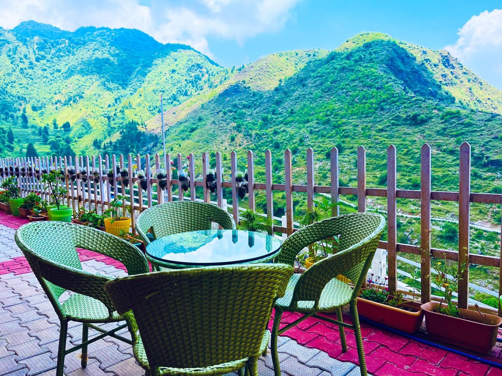 The Kempty Osasis - A Boutique Resort With Scenic Mountain View In Масурі Екстер'єр фото
